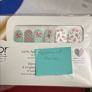 Color Street Peppermint Nail Strips